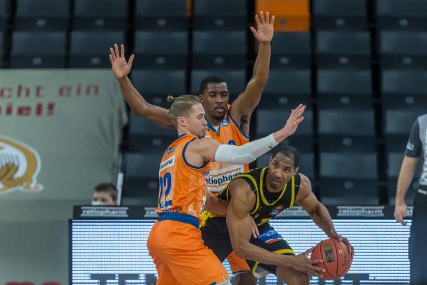 何影响生涯 何影响生涯