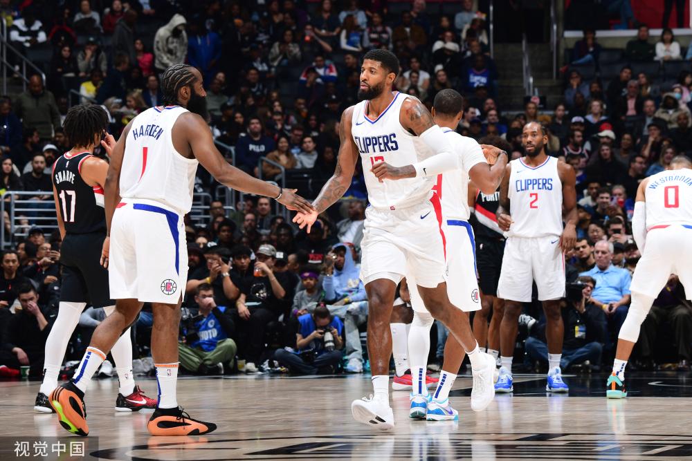 展现出顽强 展现出顽强